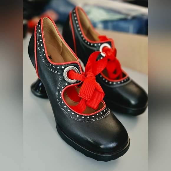 John Fluevog Shoes - John Fluevog Mini Sugarsnap Heels – Size 9 – Discontinued